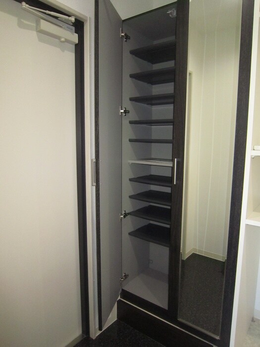 物件内観写真15　(靴箱)