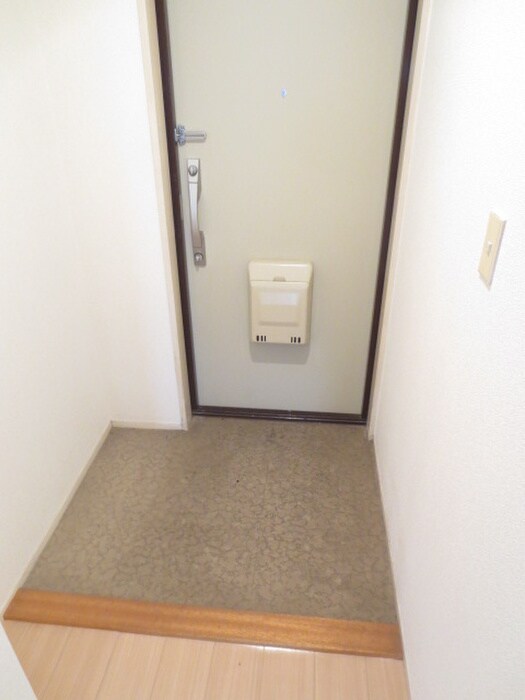 物件内観写真18　(玄関)