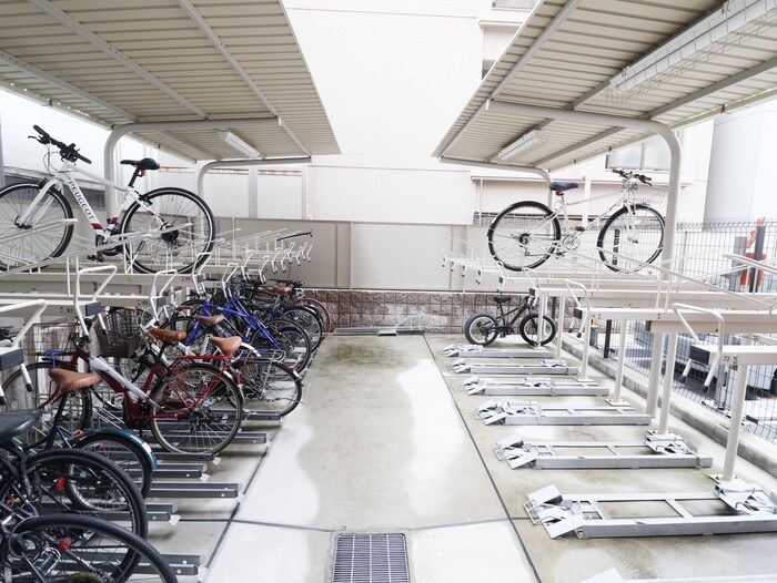 物件外観写真6　(駐輪場)