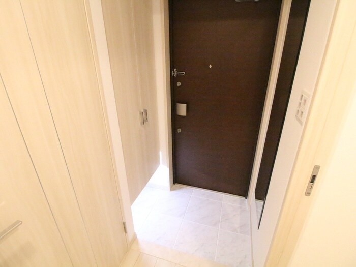 物件内観写真19　(玄関)