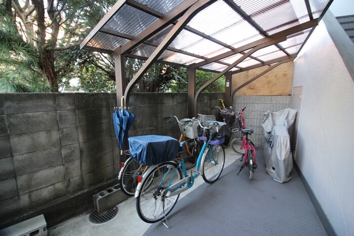 物件外観写真6　(駐輪場)
