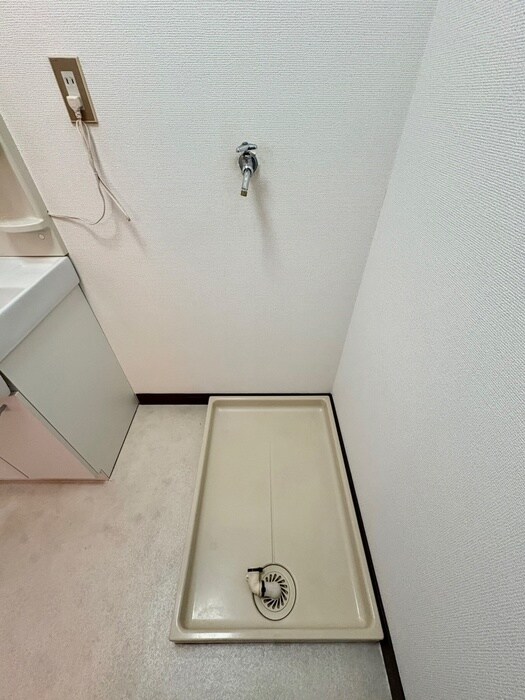 物件内観写真11　(洗濯機置場)