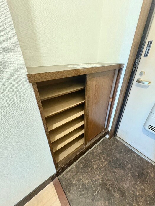 物件内観写真12　(収納)