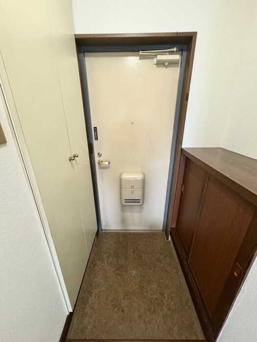 物件内観写真18　(玄関)