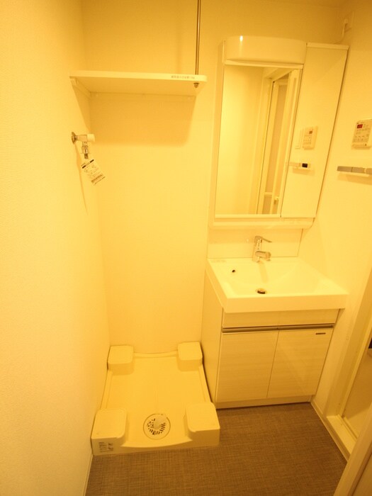 物件内観写真11　(洗濯機置場)