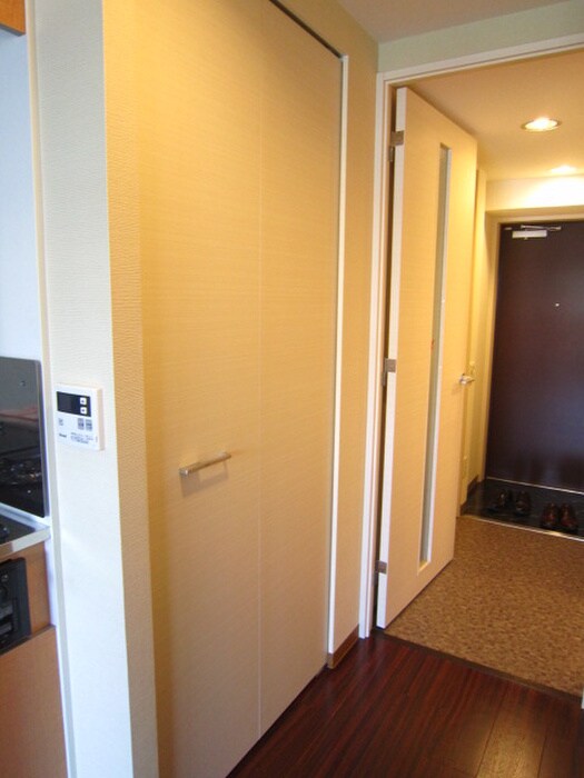 物件内観写真16　(玄関)