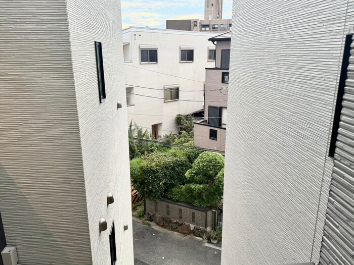 物件内観写真22　(室内からの展望)