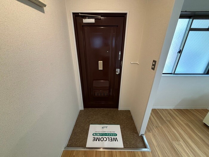 物件内観写真18　(玄関)