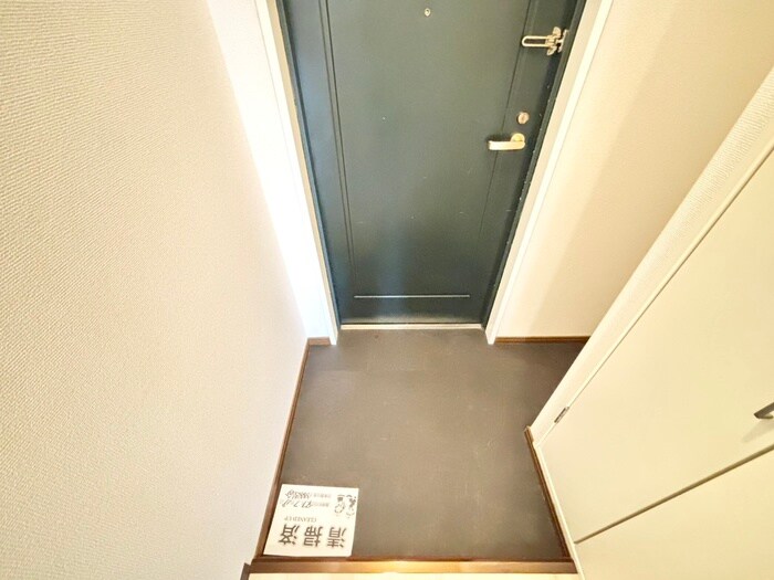 物件内観写真18　(玄関)