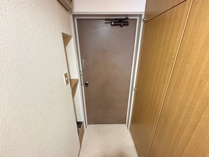 物件内観写真11　(玄関)