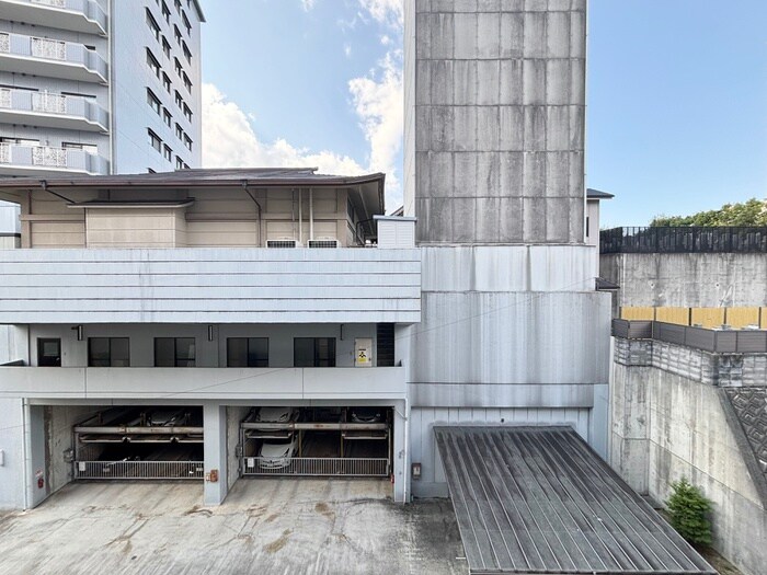 物件内観写真21　(室内からの展望)