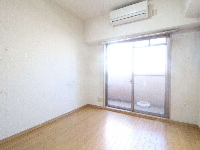 物件内観写真2　(居室)