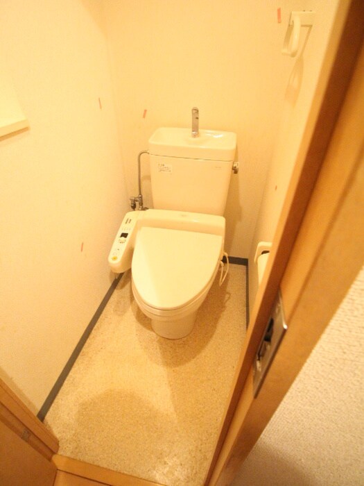 物件内観写真8　(トイレ)