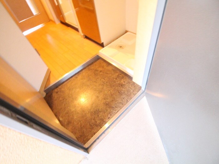 物件内観写真12　(玄関)