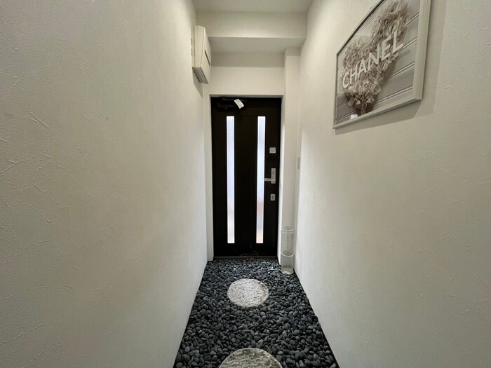 物件内観写真12　(玄関)