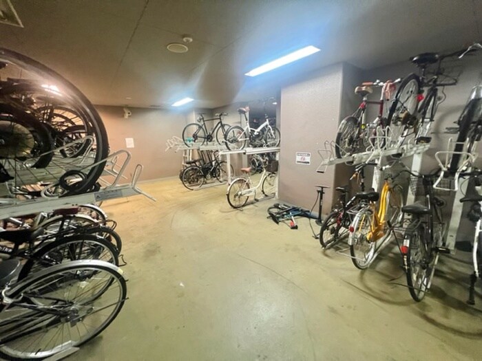 物件外観写真6　(駐輪場)