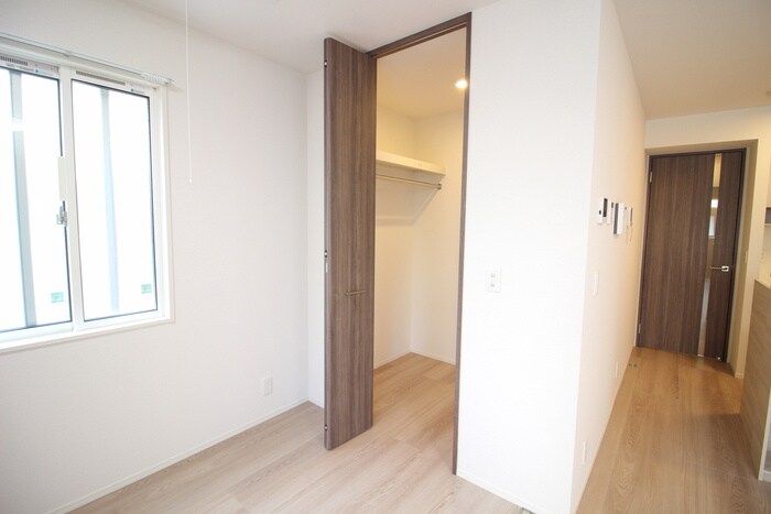 物件内観写真12　(収納)