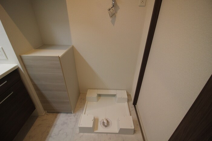 物件内観写真16　(洗濯機置場)