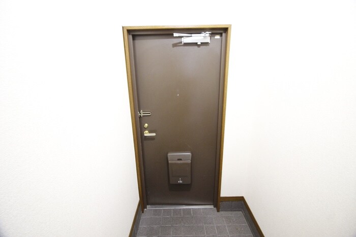 物件内観写真16　(玄関)