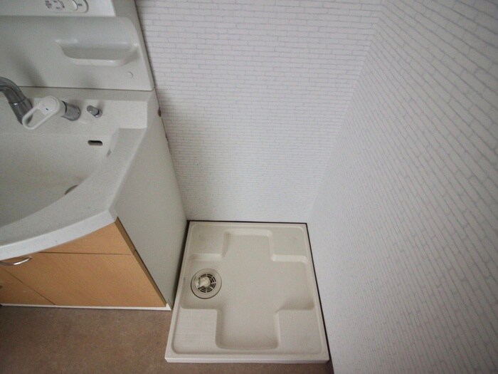 物件内観写真12　(洗濯機置場)