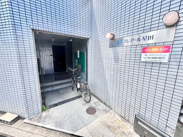 物件外観写真6　(エントランス部分)