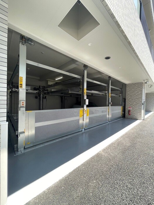 物件外観写真5　(駐車場)