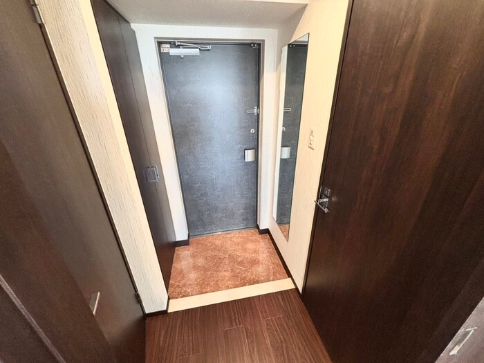 物件内観写真18　(玄関)