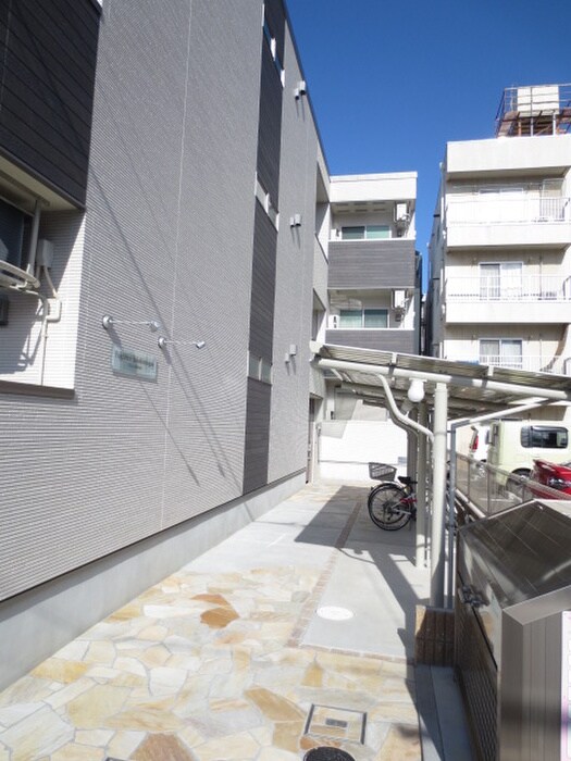 物件外観写真3　(駐輪場)