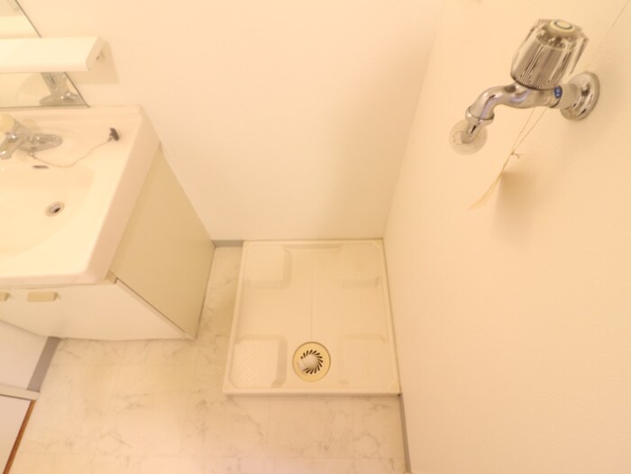 物件内観写真17　(洗濯機置場)