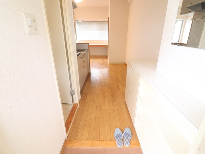 物件内観写真18　(廊下)