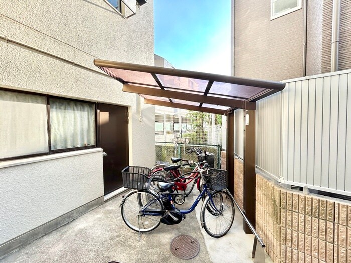 物件外観写真6　(駐輪場)