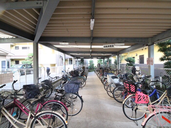 物件外観写真5　(駐輪場)