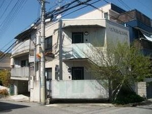 ラ・パフェイド・アキコ外観写真