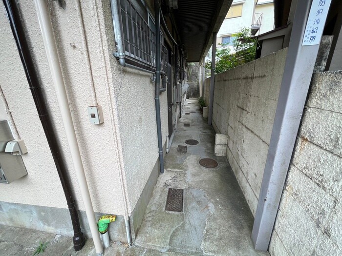 物件外観写真5　(エントランス部分)