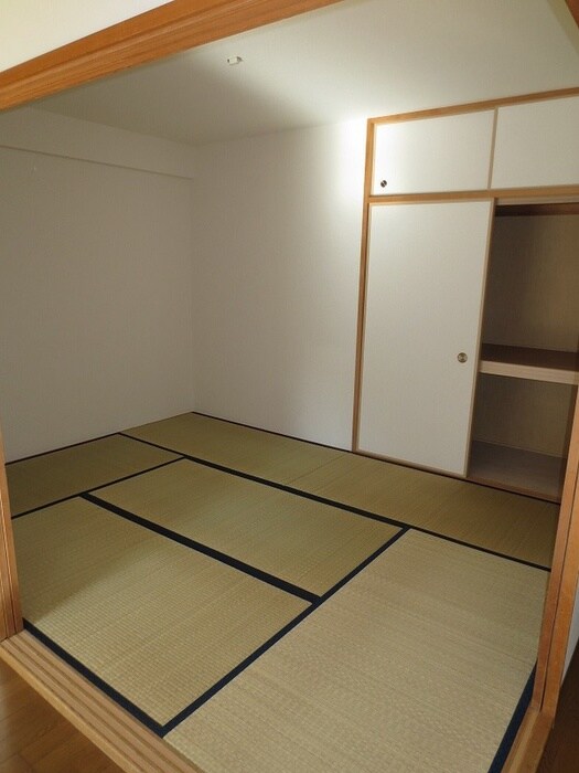 物件内観写真9　(居室)