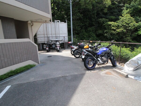 バイク置き場