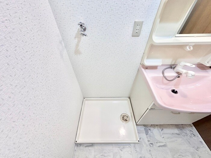 物件内観写真10　(洗濯機置場)