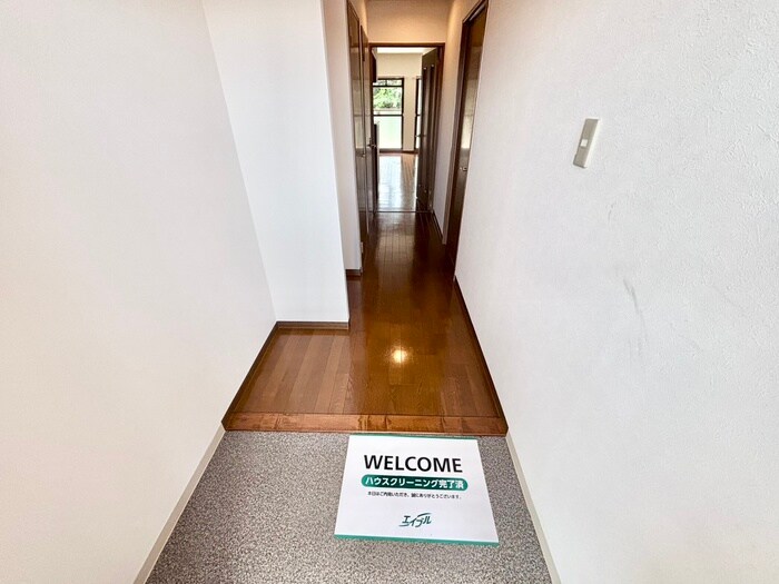 物件内観写真17　(玄関)