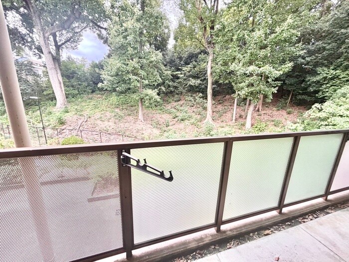 物件内観写真18　(室内からの展望)