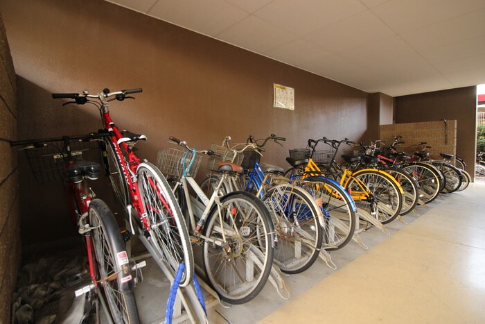 物件外観写真5　(駐輪場)