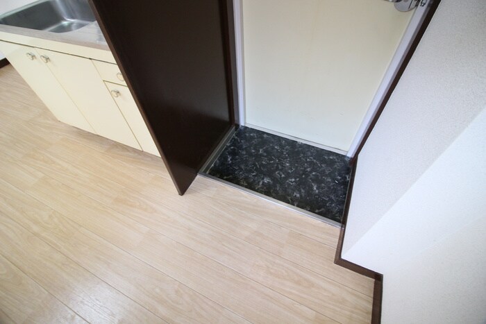 物件内観写真10　(玄関)