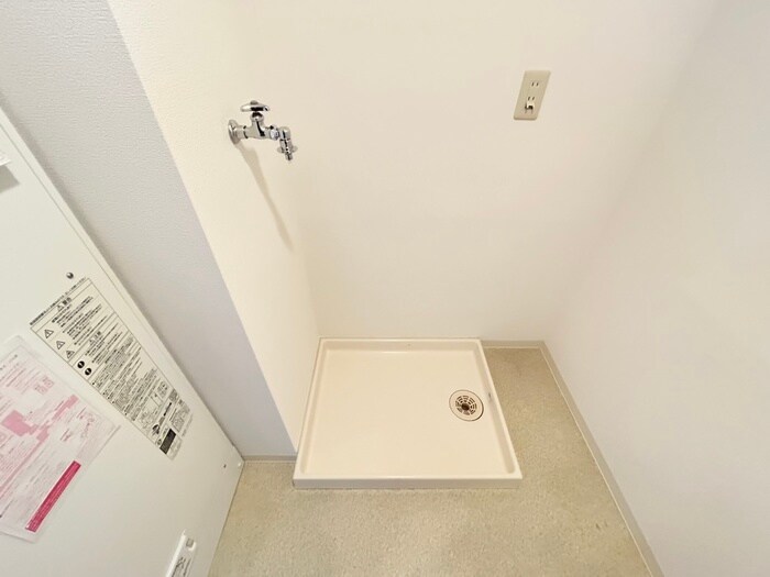 物件内観写真12　(洗濯機置場)