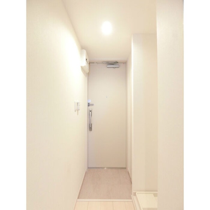 物件内観写真13　(玄関)