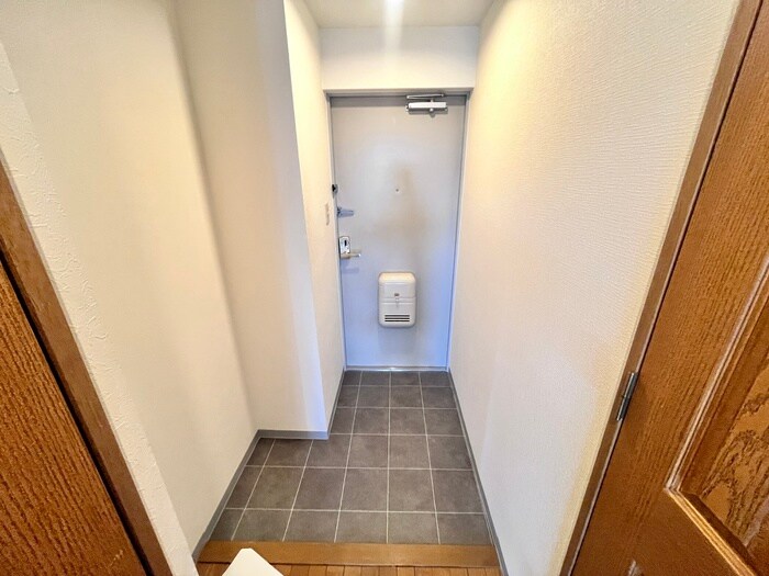物件内観写真17　(玄関)