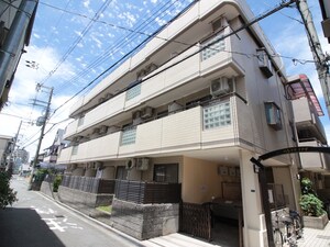 ペルソナイナダ外観写真