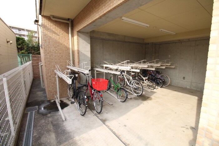 物件外観写真3　(駐輪場)