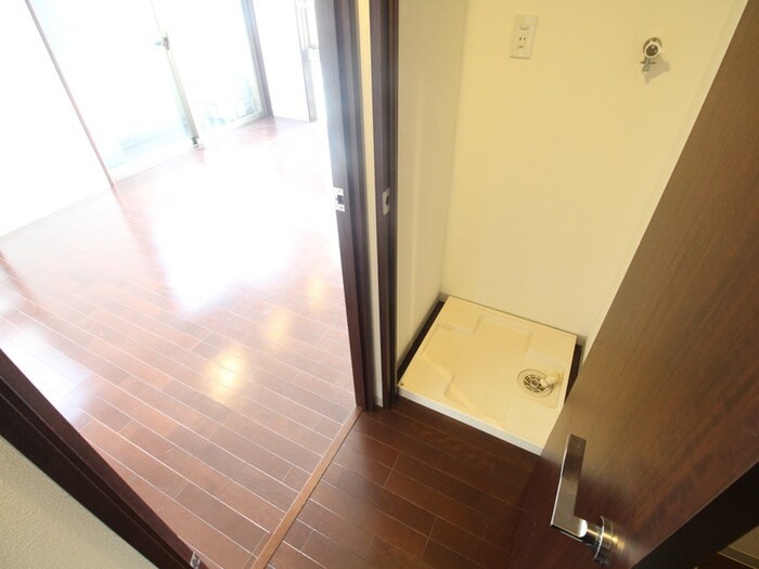 物件内観写真13　(洗濯機置場)