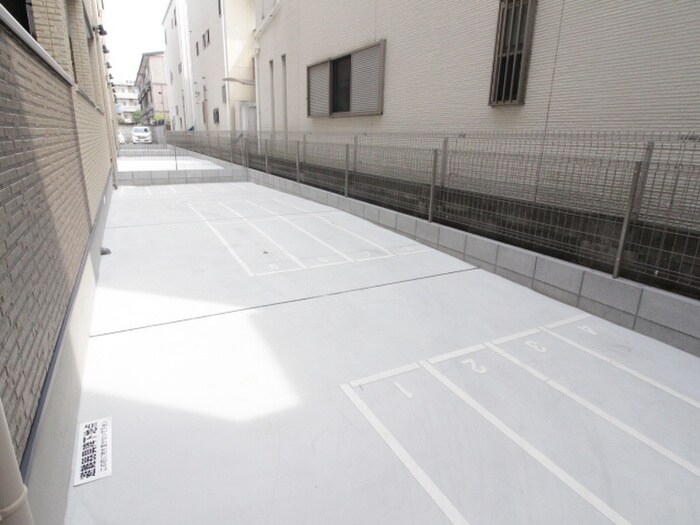 物件外観写真3　(駐輪場)