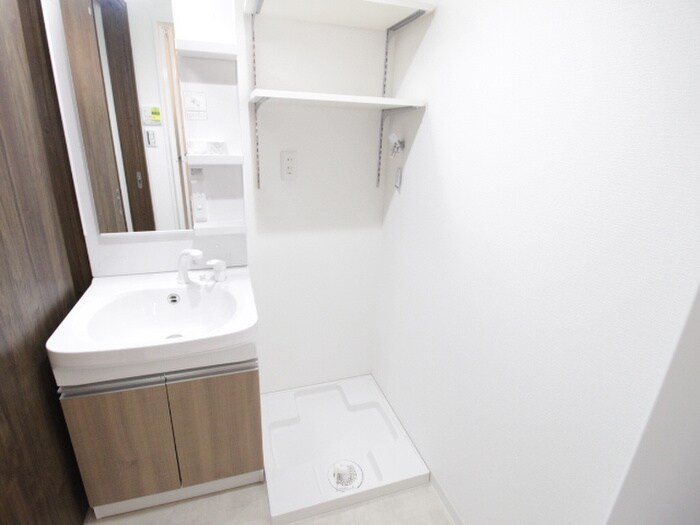 物件内観写真14　(洗濯機置場)