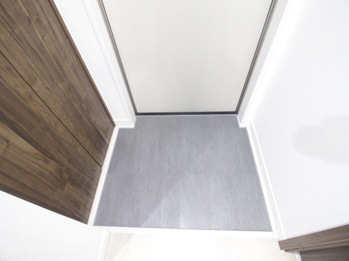 物件内観写真16　(玄関)